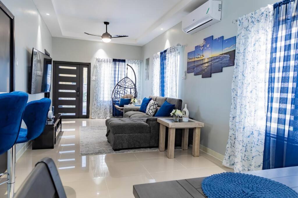 Willa Pyramid Point Manor Ocho Rios Zewnętrze zdjęcie