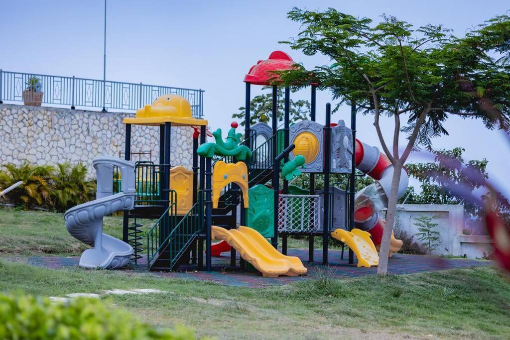 Willa Pyramid Point Manor Ocho Rios Zewnętrze zdjęcie